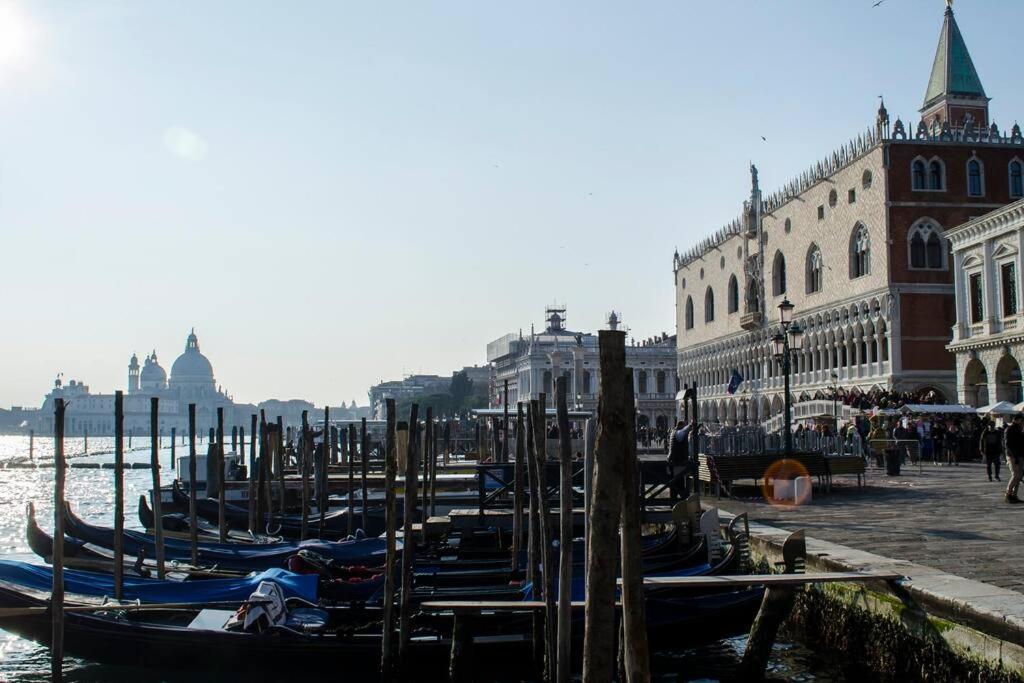 Ca' De Mezo Near San Marco Veneza Exterior foto